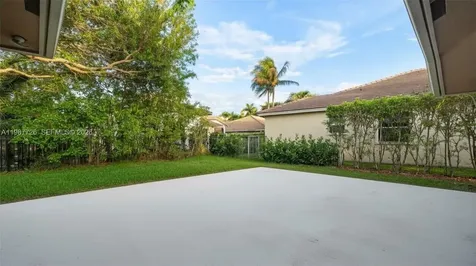 3744 Oak Ridge Circle Weston FL 33331