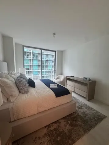 77 SE 5th Street Miami FL 33131