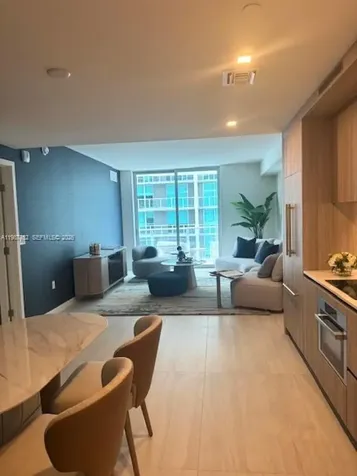 77 SE 5th Street Miami FL 33131