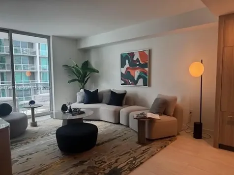77 SE 5th Street Miami FL 33131