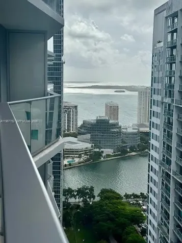 77 SE 5th Street Miami FL 33131