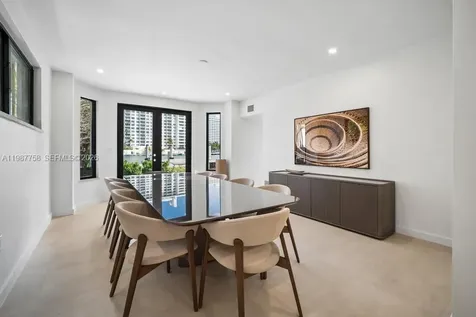 5661 Pine Tree Drive Miami Beach FL 33140