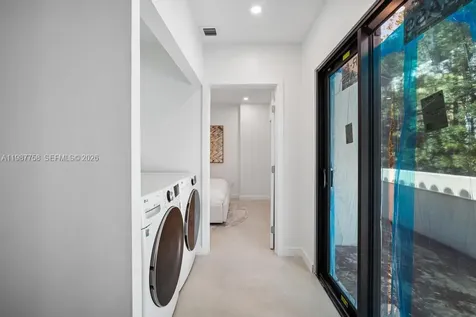 5661 Pine Tree Drive Miami Beach FL 33140