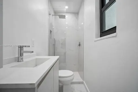 5661 Pine Tree Drive Miami Beach FL 33140
