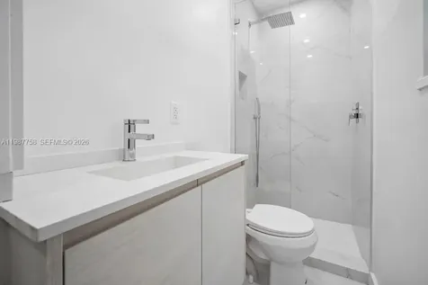 5661 Pine Tree Drive Miami Beach FL 33140