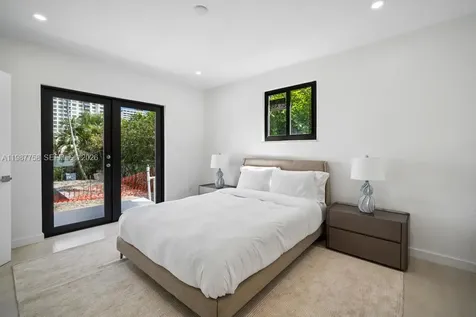 5661 Pine Tree Drive Miami Beach FL 33140