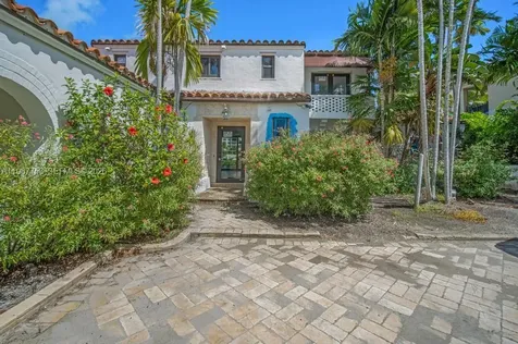 5661 Pine Tree Drive Miami Beach FL 33140