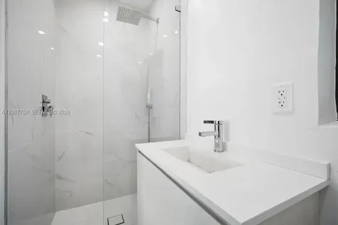 5661 Pine Tree Drive Miami Beach FL 33140