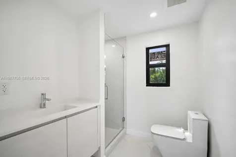5661 Pine Tree Drive Miami Beach FL 33140