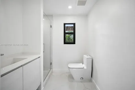 5661 Pine Tree Drive Miami Beach FL 33140