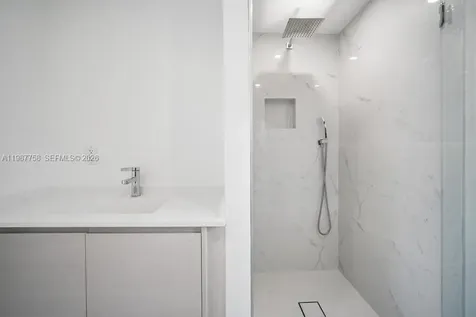 5661 Pine Tree Drive Miami Beach FL 33140