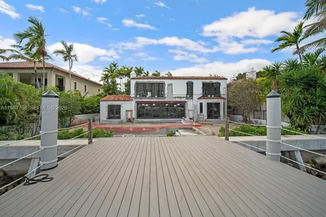 5661 Pine Tree Drive Miami Beach FL 33140