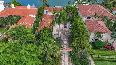 5661 Pine Tree Drive Miami Beach FL 33140