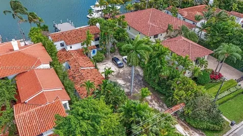 5661 Pine Tree Drive Miami Beach FL 33140