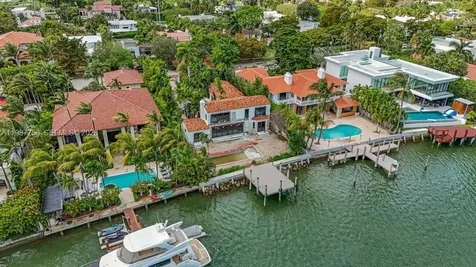 5661 Pine Tree Drive Miami Beach FL 33140