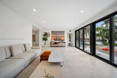 5661 Pine Tree Drive Miami Beach FL 33140