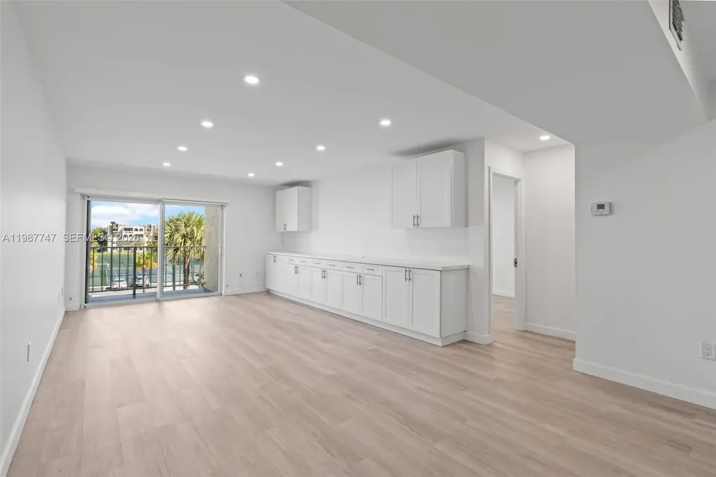 7765 SW 86th Street Miami FL 33143
