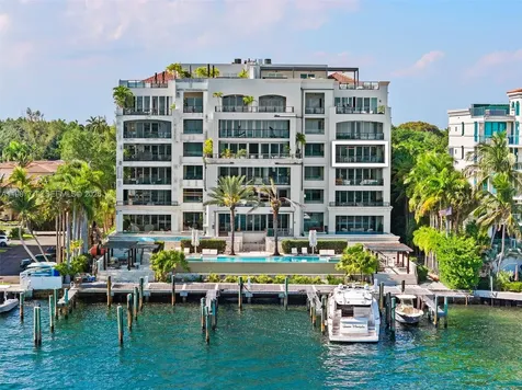 3535 Hiawatha Avenue Miami FL 33133