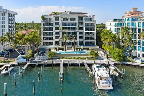 3535 Hiawatha Avenue Miami FL 33133