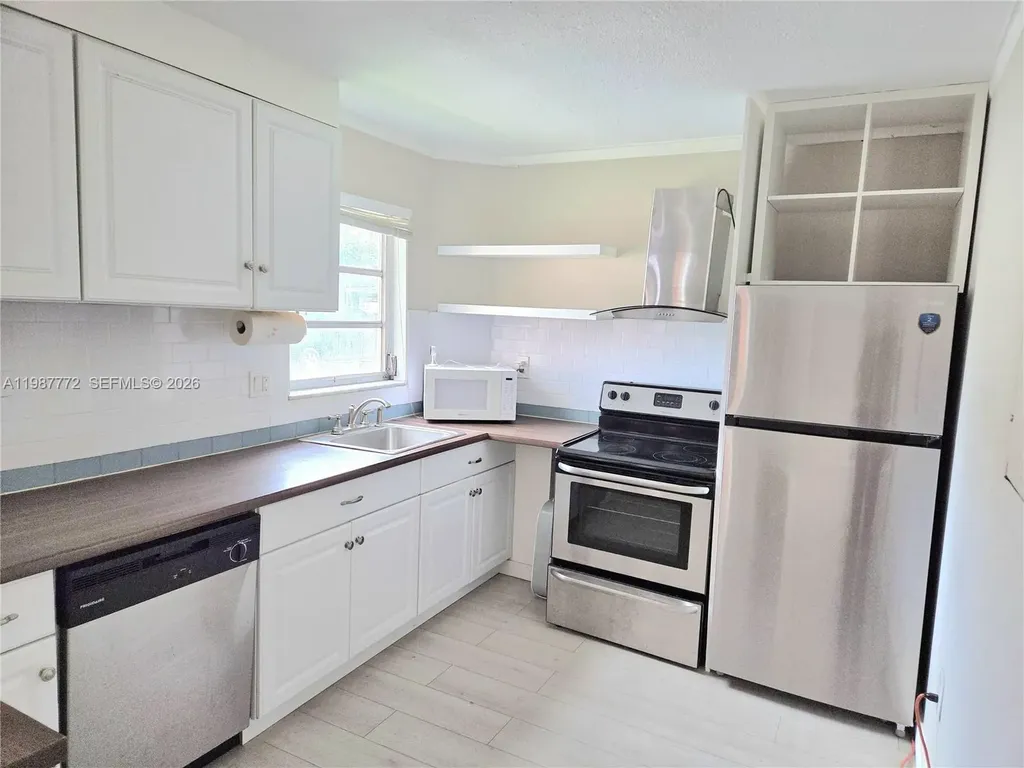 1700 NE 191st Street Miami FL 33179