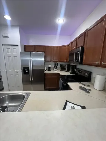 8925 W 35th Court Hialeah FL 33018
