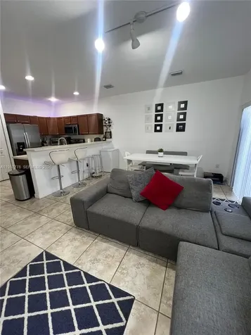 8925 W 35th Court Hialeah FL 33018