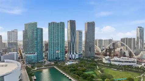 900 Biscayne Boulevard Miami FL 33132