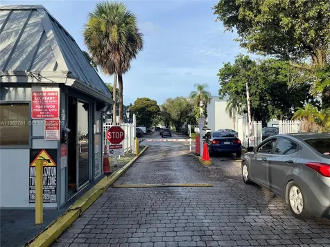 9359 Fontainebleau Boulevard Miami FL 33172