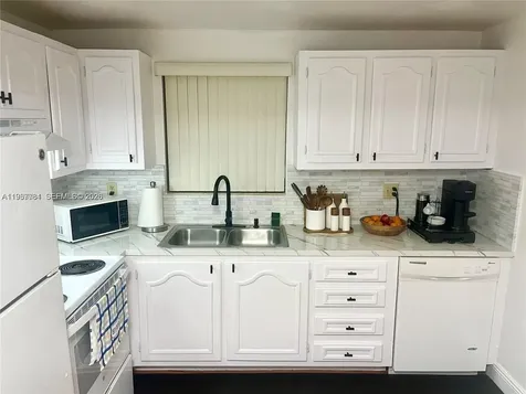9359 Fontainebleau Boulevard Miami FL 33172
