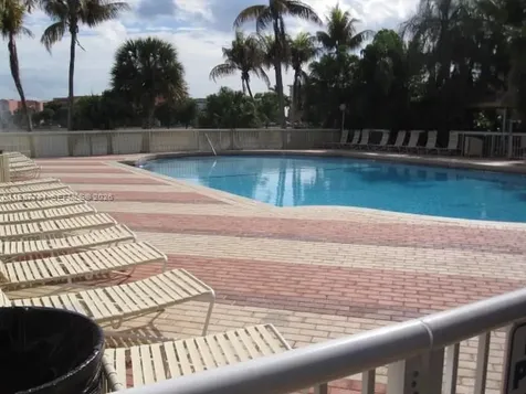 9359 Fontainebleau Boulevard Miami FL 33172