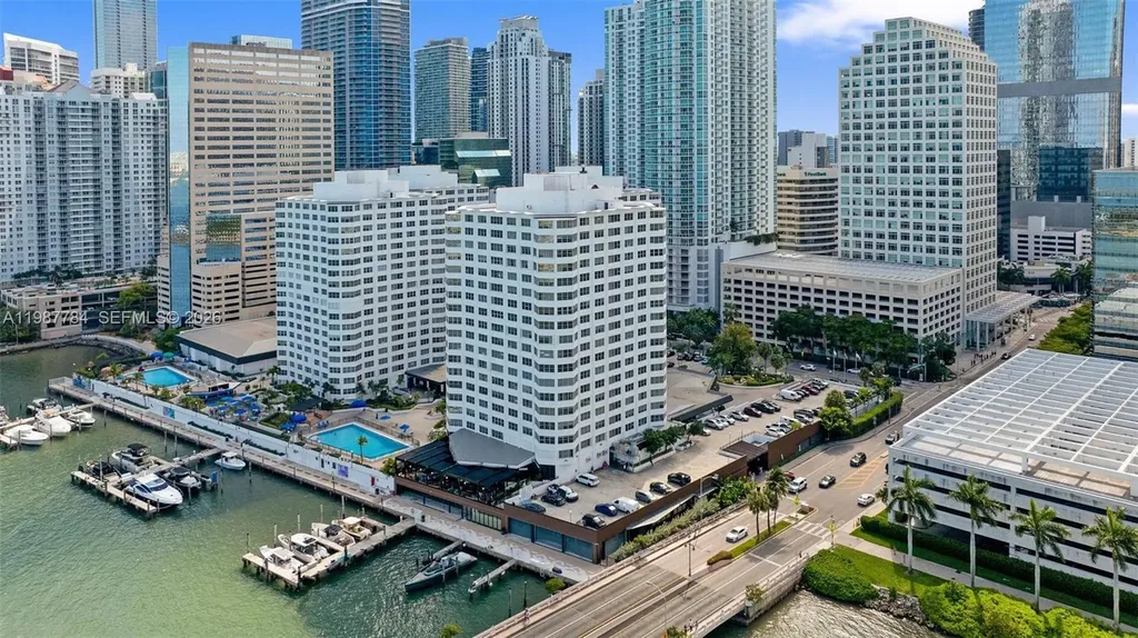 801 Brickell Bay Drive Miami FL 33131