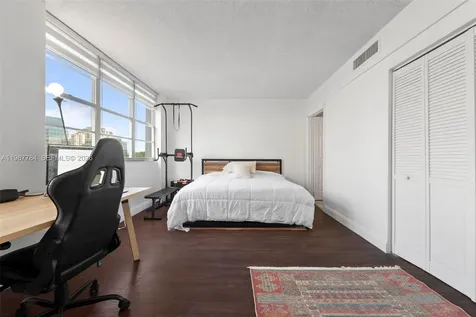801 Brickell Bay Drive Miami FL 33131