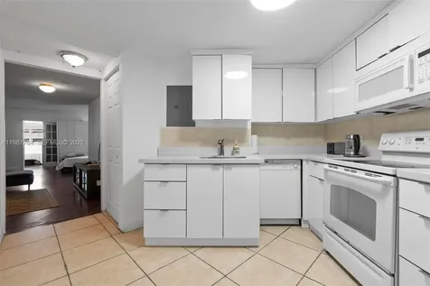 801 Brickell Bay Drive Miami FL 33131