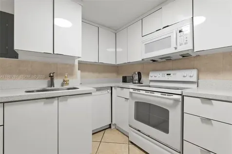 801 Brickell Bay Drive Miami FL 33131