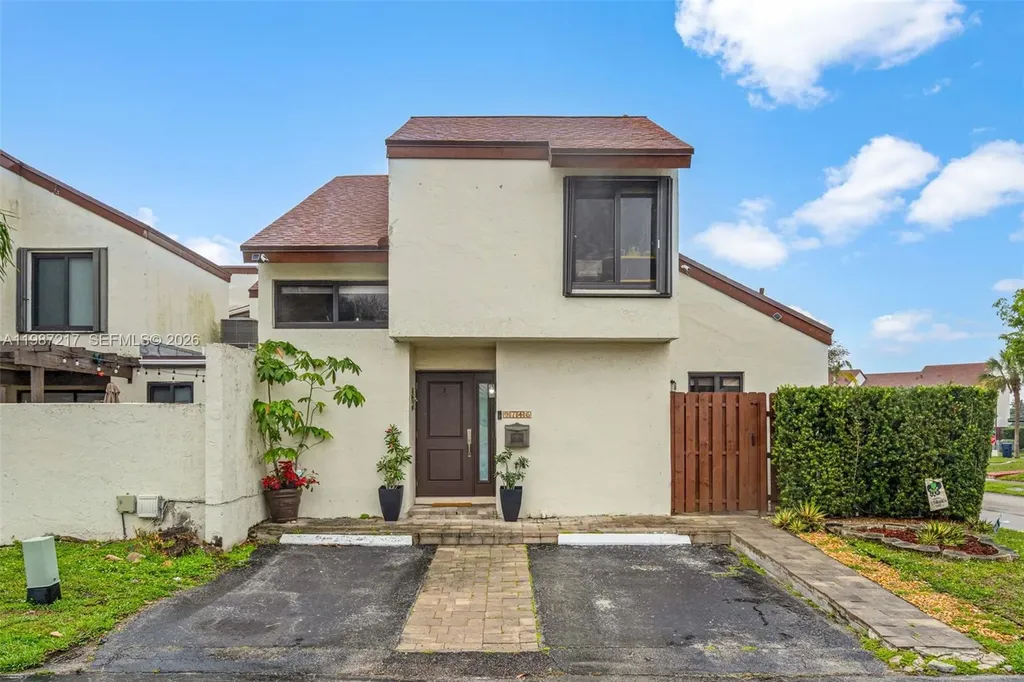 9746 NW 4th Lane Miami FL 33172