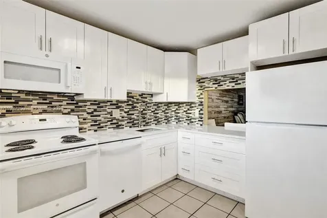 8301 Sands Point Boulevard Tamarac FL 33321
