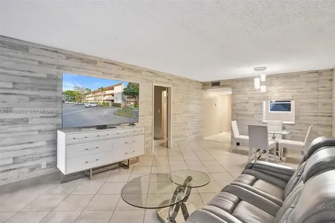 8301 Sands Point Boulevard Tamarac FL 33321