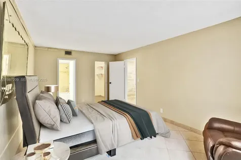 8301 Sands Point Boulevard Tamarac FL 33321