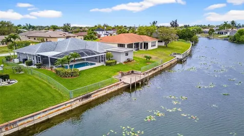 432 NE 18th Avenue Cape Coral FL 33909
