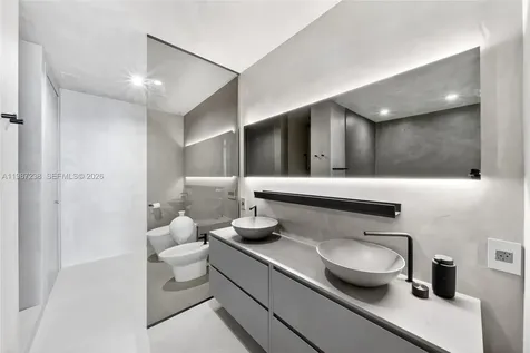 200 Biscayne Boulevard Way Miami FL 33131