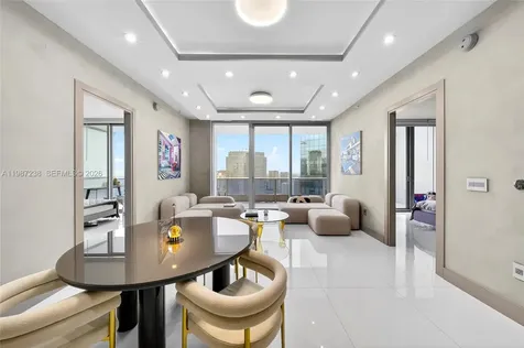 200 Biscayne Boulevard Way Miami FL 33131