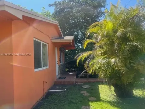 3366 Thomas Avenue Miami FL 33133