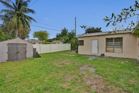 3500 SW 37th Street West Park FL 33023