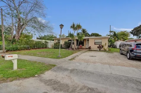 3500 SW 37th Street West Park FL 33023