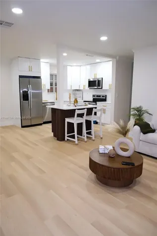 1084 SW 4th Avenue Pompano Beach FL 33060