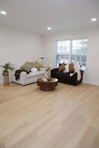 1084 SW 4th Avenue Pompano Beach FL 33060