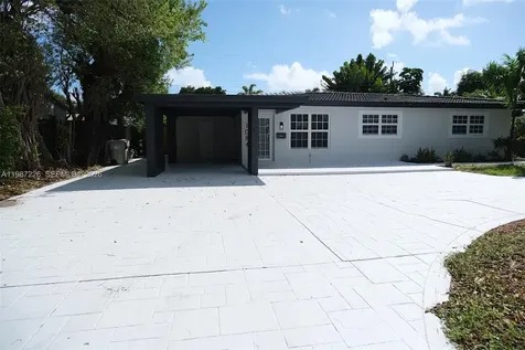 1084 SW 4th Avenue Pompano Beach FL 33060