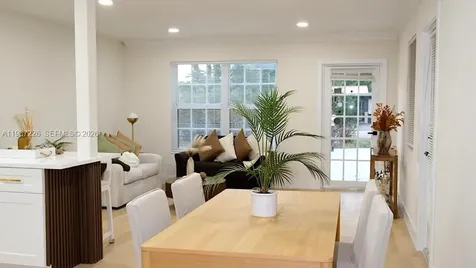 1084 SW 4th Avenue Pompano Beach FL 33060