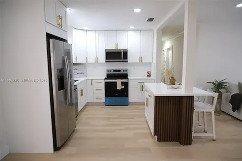 1084 SW 4th Avenue Pompano Beach FL 33060