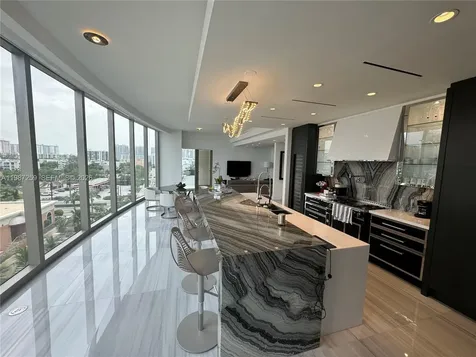 17901 Collins Sunny Isles Beach FL 33160